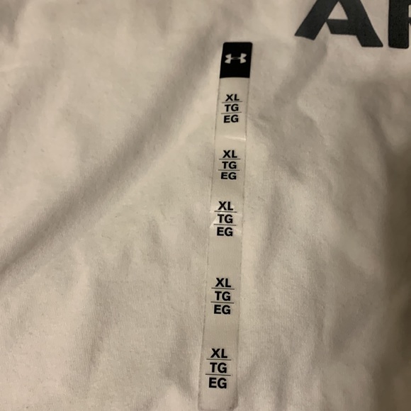 Under armour shirt - Picture 4 of 4